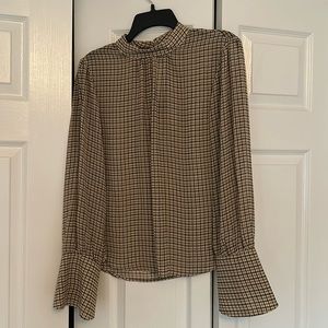 A new day patterned key hole back blouse. Worn once.